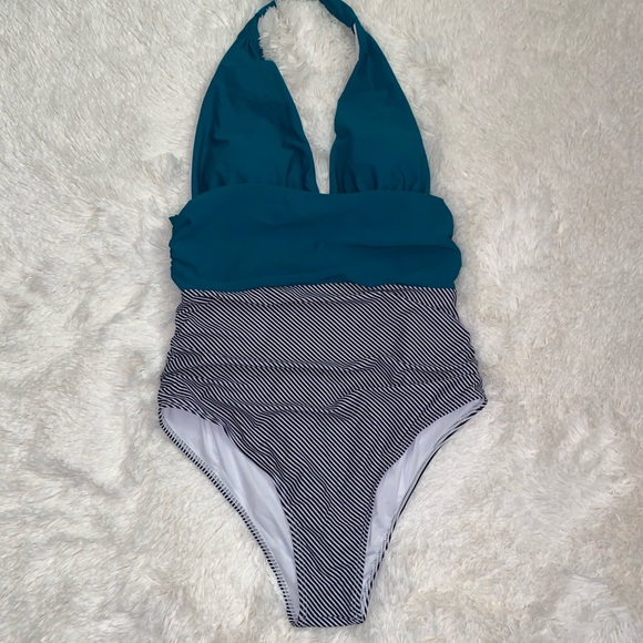 Beachsissi One Piece Swimsuit Halter Deep V Neck Backless Swimsuit Large - Picture 2 of 9